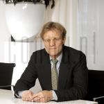 01-03-2005 Maarten van Nispen at office of Stage-entertainment in Amsterdam.

[keywords]Posed, Eyecontact, Smiling[/keywords]